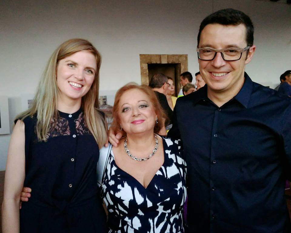 SFTurolense's tweet photo. Cristina García Rodero abre la X edición de TPP "Con la boca abierta" y "Nieblas, sombras y cenizas" hoy a las 13 h en @camarateruel https://t.co/HhKKbsYz8v