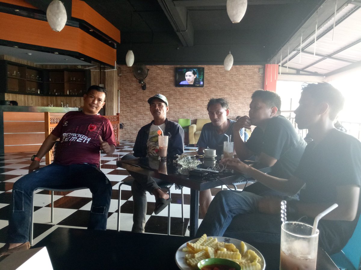 MaczMan_KalTim's tweet photo. Selamat datang kakak2 @maczman_sangata di kota beriman #PSMday https://t.co/E3P2qRfRaS