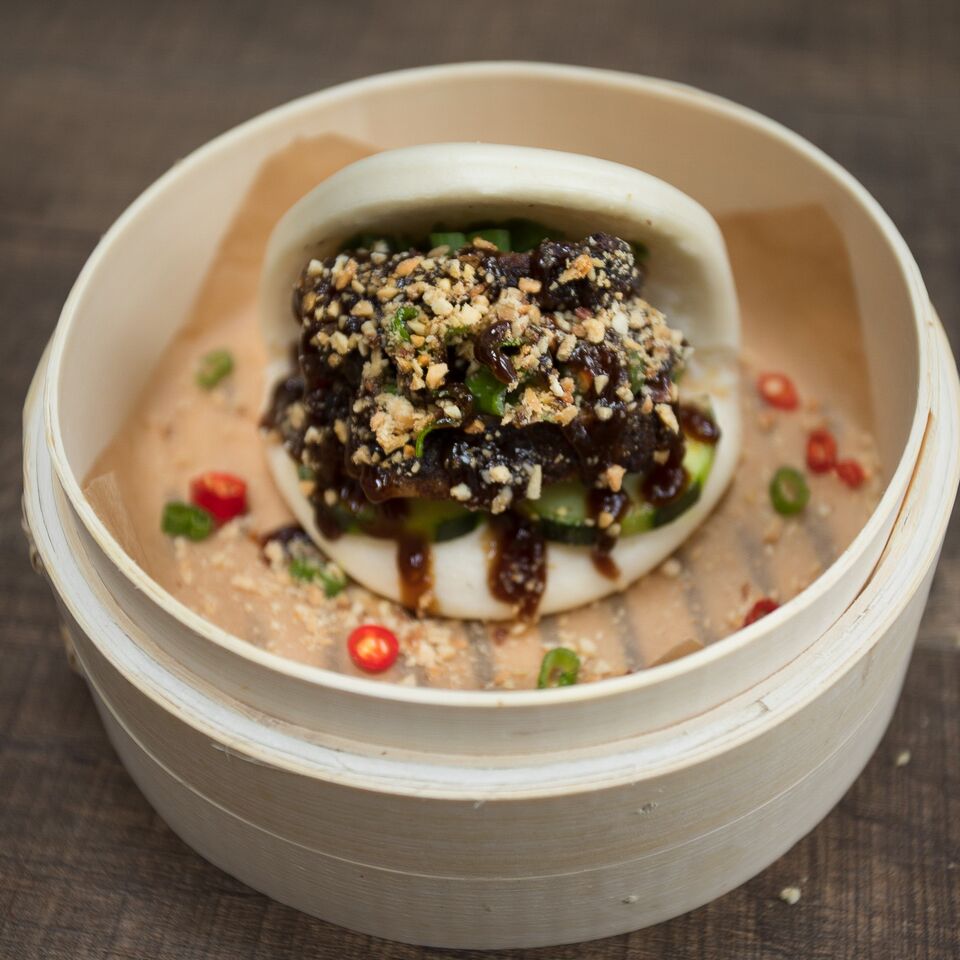 BaobyKaya's tweet photo. Baos is one of our favorite summer treats! Come try it out!
#baobykaya #broadwaybites #urbanspacenyc #nypl #bryantpark #garmentdistrict https://t.co/gsTh5HoiE6