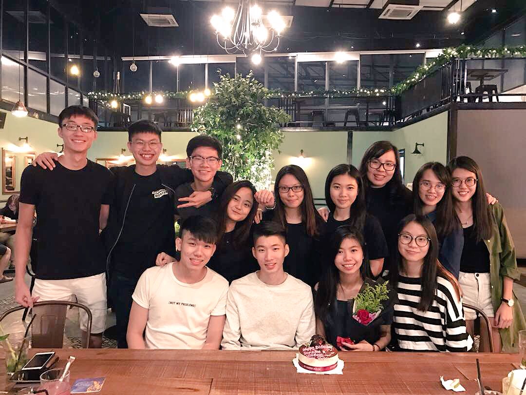 JingYi_Jcy's tweet image. Tbh I came all the way just for this photo, because they are precious. Distance only applies on journey but never in heart #completeshot