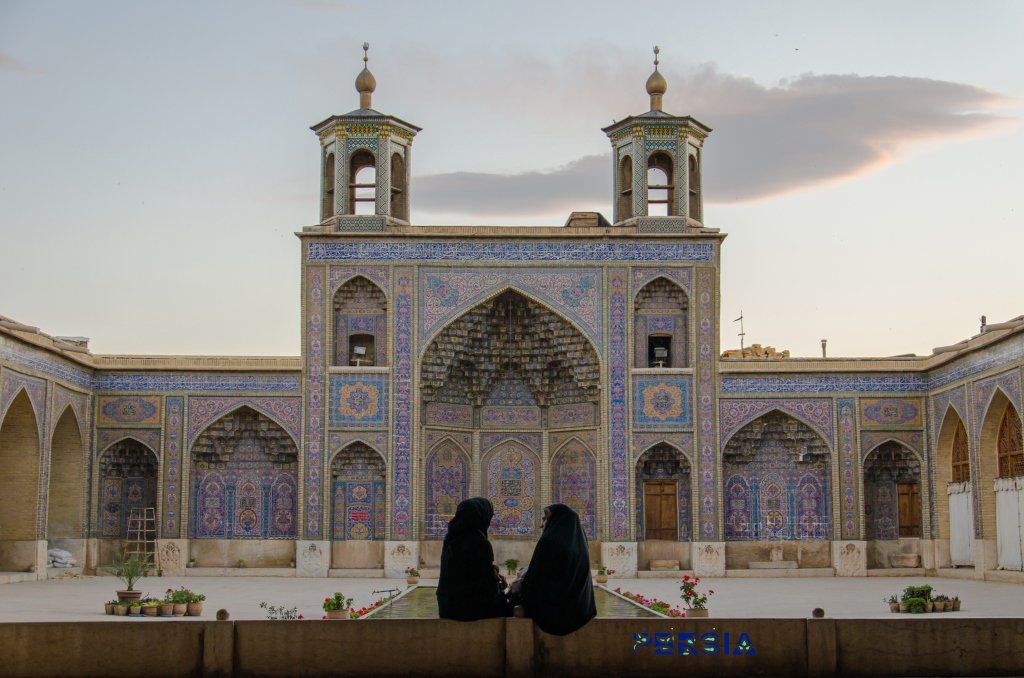 TriptoPersia's tweet photo. Peace is in the air 💞
#Peace #women #air #mosque #Beauty #Persia #Isfahan #Shiraz #Iran #triptopersia #travel #Discovery #vacation #World https://t.co/Nd5TWATkrA