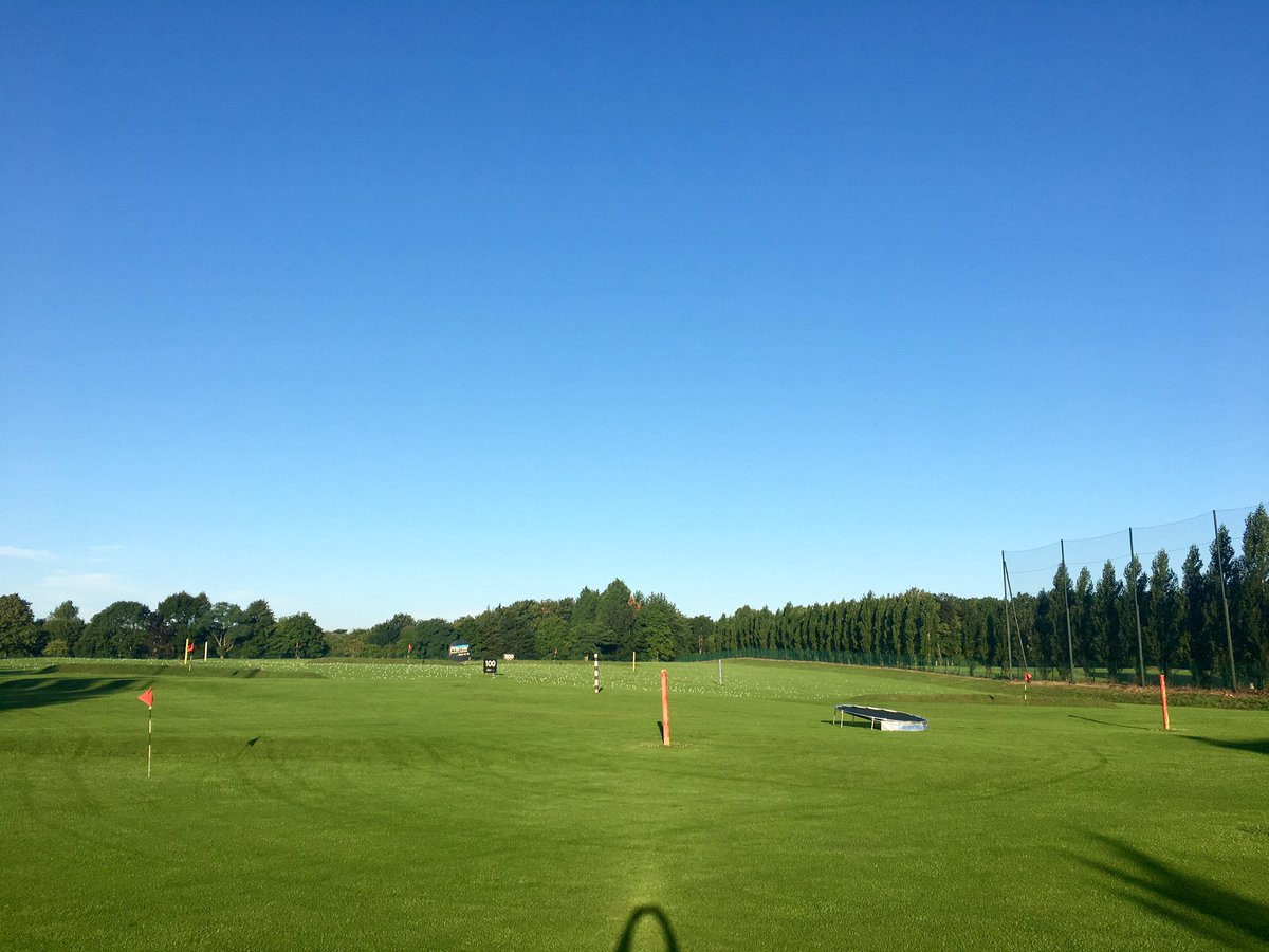 nene_golf's tweet image. Fantastic morning out on the range in #Peterborough - hope you make the most of the weather whatever you&apos;re doing today! ☔️ ☀️