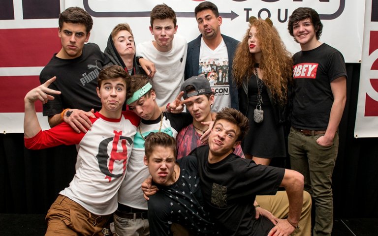 blowyourzmind's tweet photo. uma saudade bateu
#magconfamily #magcontour #askmagcult https://t.co/Vt7wAhq7KM