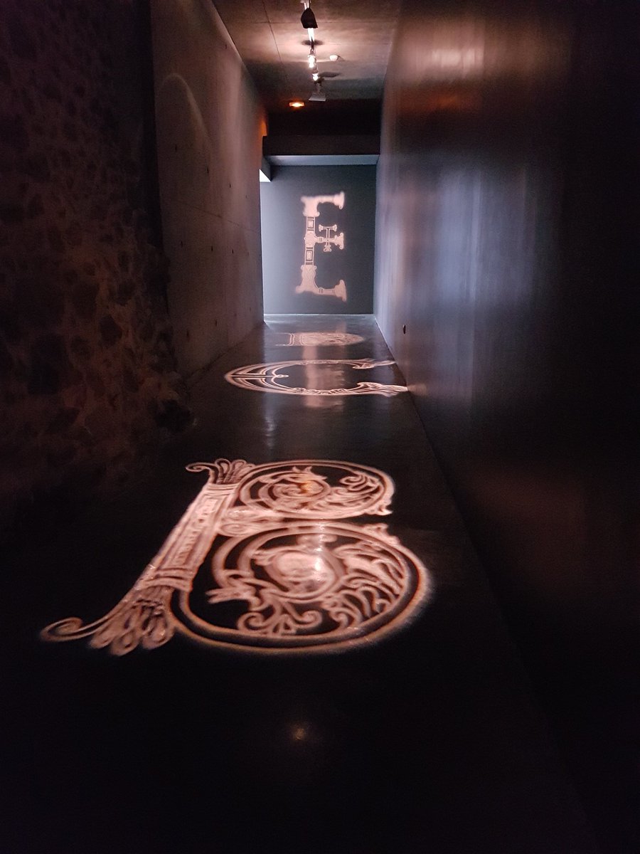 IDOS35's tweet photo. Scriptorial d'avranches, l'incontournable de l'enluminure... en ce moment les manuscrits de Cluny https://t.co/ZtVEZlA2qt