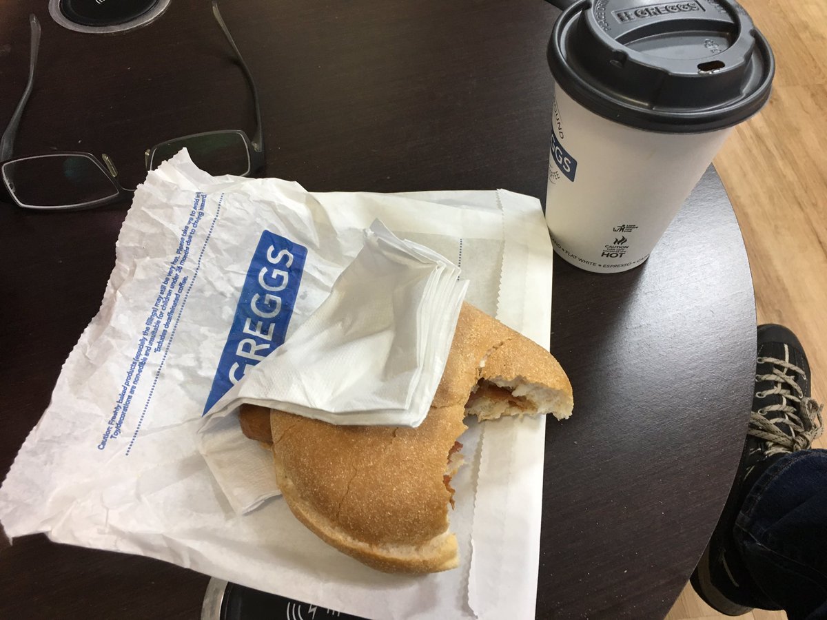 markparbhoo's tweet image. £2 for a bacon roll and a latte #howisthatpossible #imustbeupnorth 😂