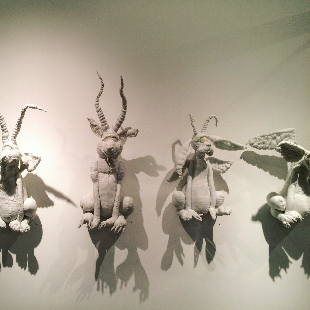 再出品！アンヴァレリーデュポンカマキリ壁掛け　AnneValérieD フランス人テキスタイル彫刻家のアンヴァレリーデュポンさんの作品を