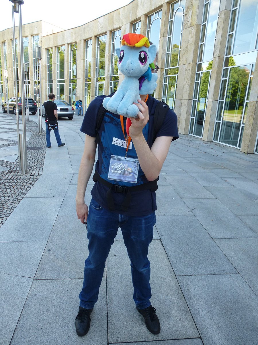 ponyaddicted's tweet photo. Bronies gone wild XD #galaaddicted #mlp #Brony #GalaCon2017 https://t.co/h813ydK1MM