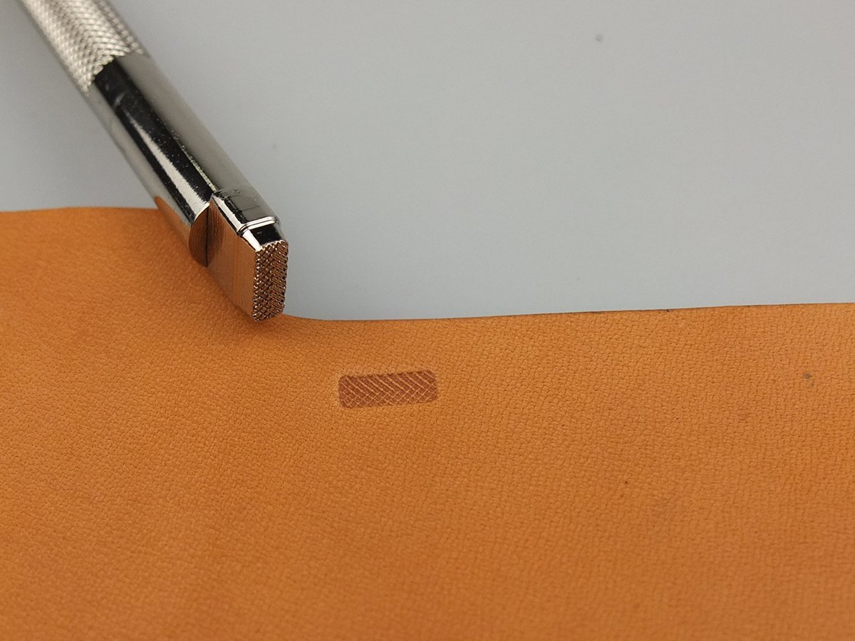 zzwzzw312's tweet photo. #leathercraft #leathercrafttools #stamptool Stamping tool background A105 https://t.co/tIreLISawq