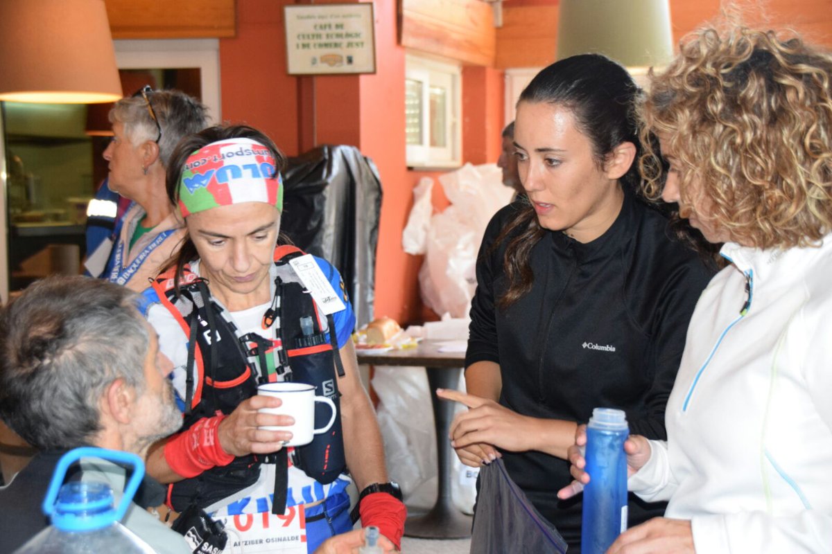 Nutriexper's tweet photo. Asistiendo a #aitziber 2da en el km40 de #Aneualpinultras solucionando #pagologiaintestinal y adaptando estrategia #insitu #quedan50km https://t.co/xRCfRfaSaW
