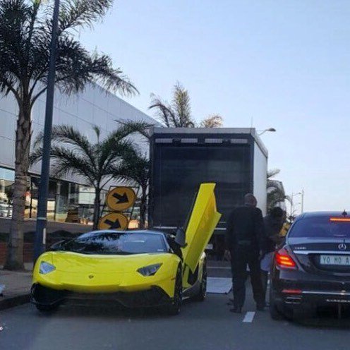 Zero2Turbo's tweet photo. LP720-4 Anniversario touchdown in Durban 😎• 📸 via @kiash_01 • #ExoticSpotSA #Zero2Turbo #SouthAfrica #Lamborghini #Aventador #LP720 https://t.co/dYI3W3IgtL