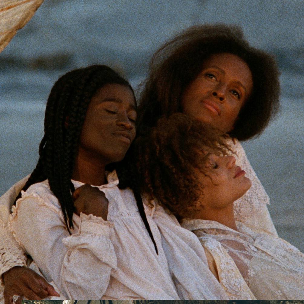 cometherev's tweet photo. Today @cineredis, we present @JulieDash's #restored poetic invitation #DaughtersOfTheDust + discuss its influence🍋 ️https://t.co/fJ2w3mecgd https://t.co/lDraPcNk3r