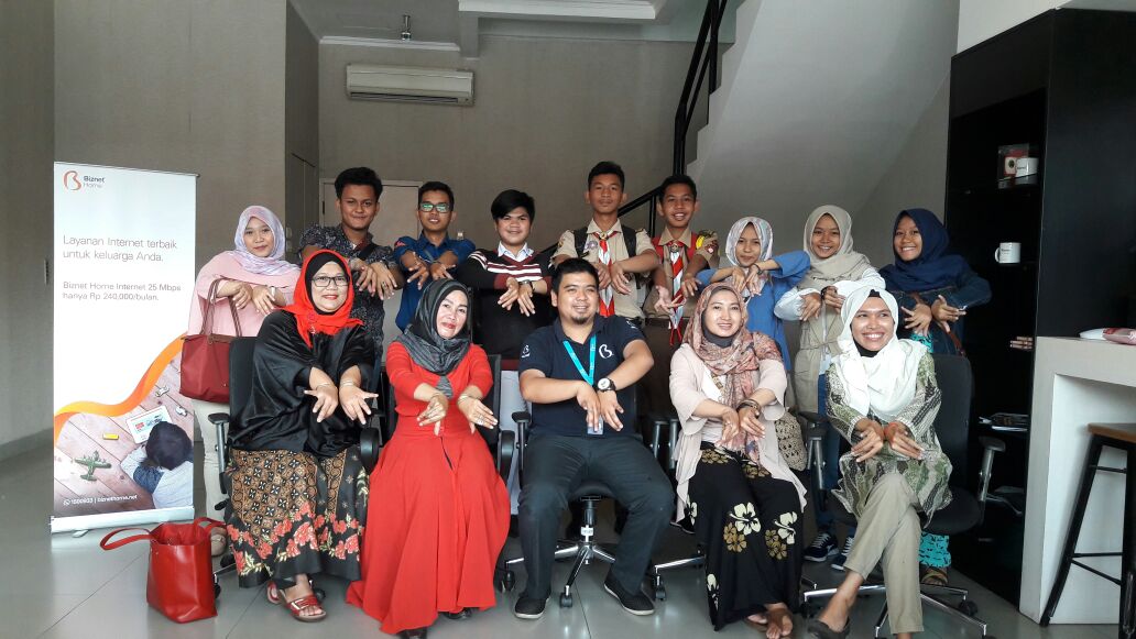 Sesi terakhir #KelasTari foto bareng dulu dgn seluruh peserta &amp; perwakilan Biznet sbg partner kami bulan ini.