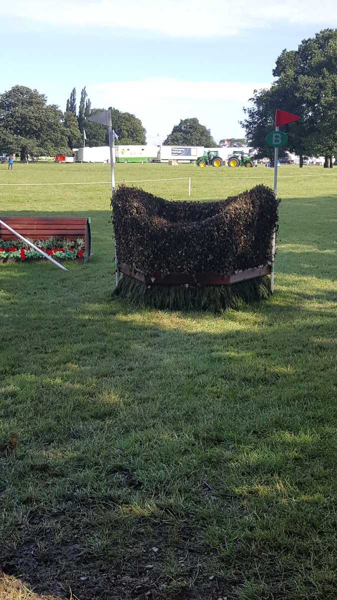 richard_crone's tweet photo. Fence 18 a and b @FrickleyParkHT @BEVolunteers @BEventing kick on and enjoy. https://t.co/N2sBeE7gUu