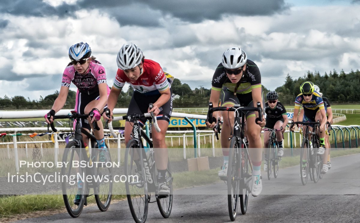 Irish_Cycling's tweet photo. Limerick Race Course Last Eve @IreCyclingFed Fast n Furious https://t.co/l0dlsFo9UB