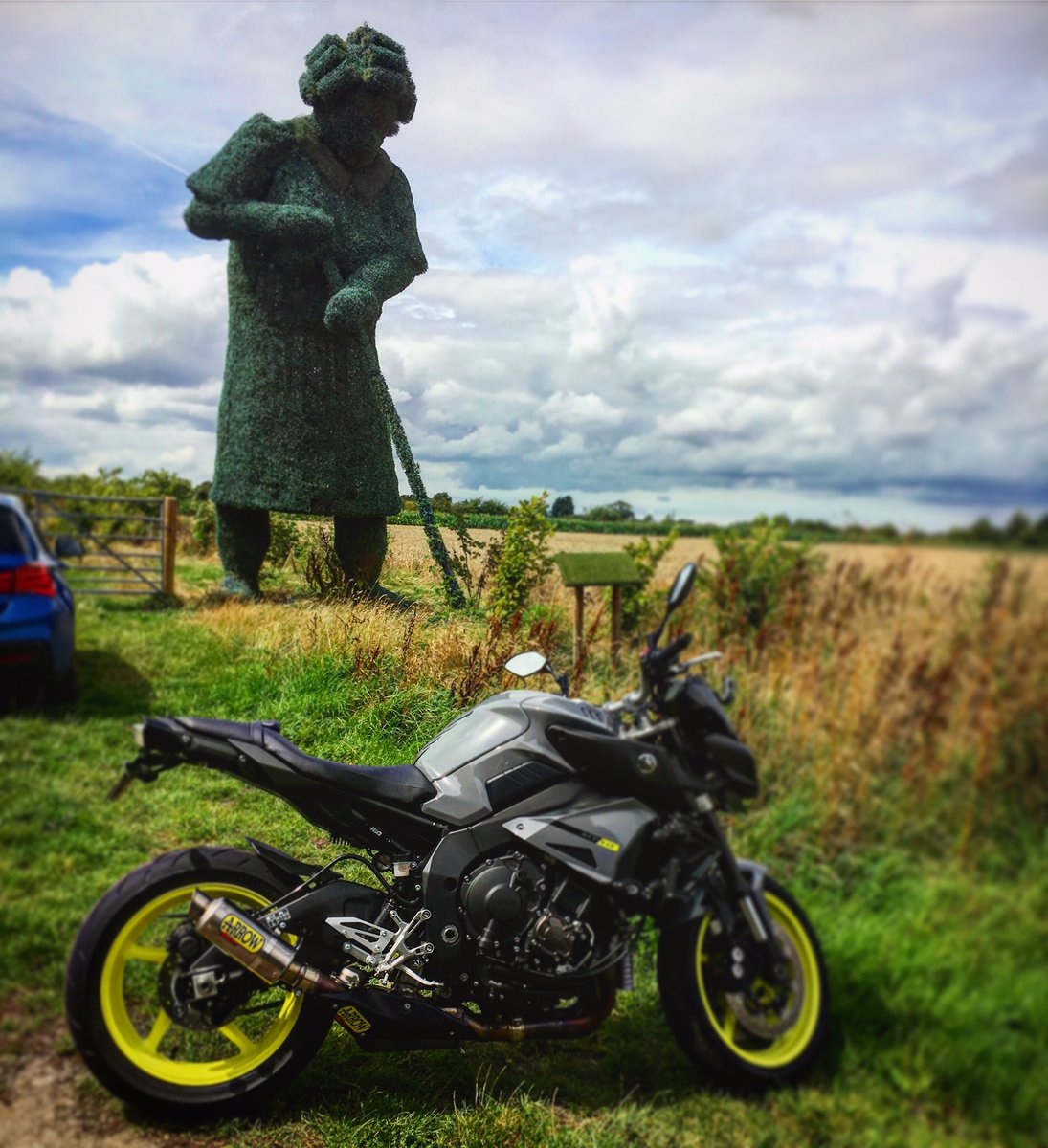 fman256's tweet photo. @YMUKofficial #mt10 #wtf https://t.co/DVU9IaD1nm