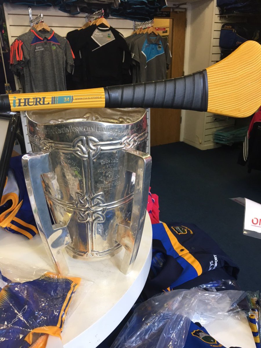 culsliotars's tweet photo. Don't forget with every iHURL you buy you get a #FREE @culsliotars #wallball #camogie #hurling #compositehurleys https://t.co/l7agZ4E5j2