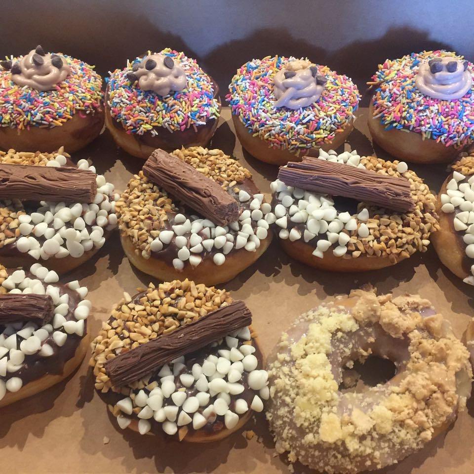 DsNuts_SA's tweet photo. Bjorn was desperate to get his mouth around our Nuts, so 36 hand crafted off to East London! #jet #doughnuts #gourmet #brioche #dnuts https://t.co/DjXZCAZdAT