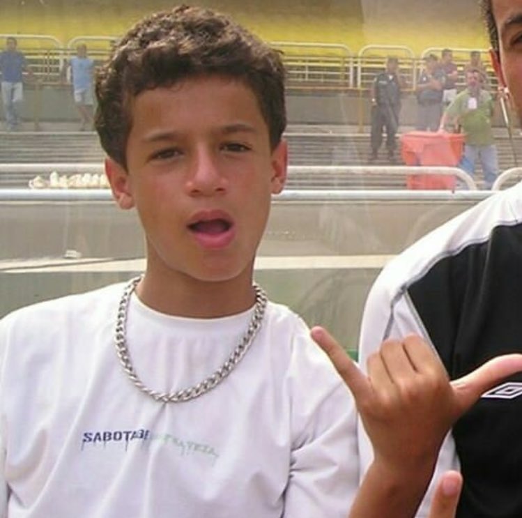 ElPasoReds's tweet photo. Transfer business got you down? I give to you a welcome distraction: The Evolution of Philippe Coutinho. #ShutTheWindow https://t.co/wwh3vFyPge