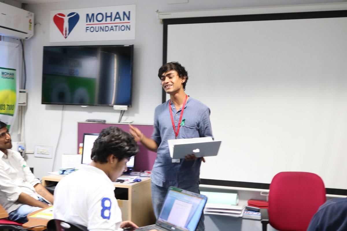 Hemal_Kanvinde's tweet photo. Budding engineers @SRM_Univ train to #volunteer #organdonation #angelsofchange prepare presentation n quiz @MohanFoundation @SBI_FOUNDATION https://t.co/ifJS0ip8Kx