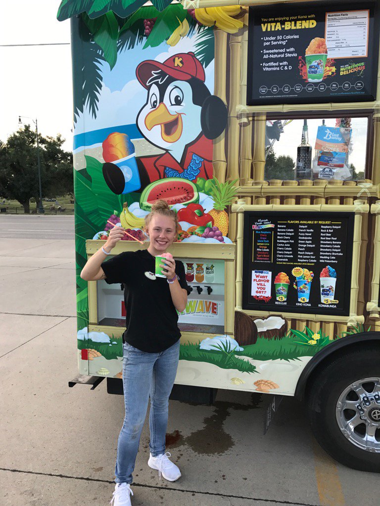 TerryVeldman's tweet photo. Pizza Ranch employees enjoying Kona Ice after busy night 👍🍕😁 https://t.co/gbC9oAZqzH