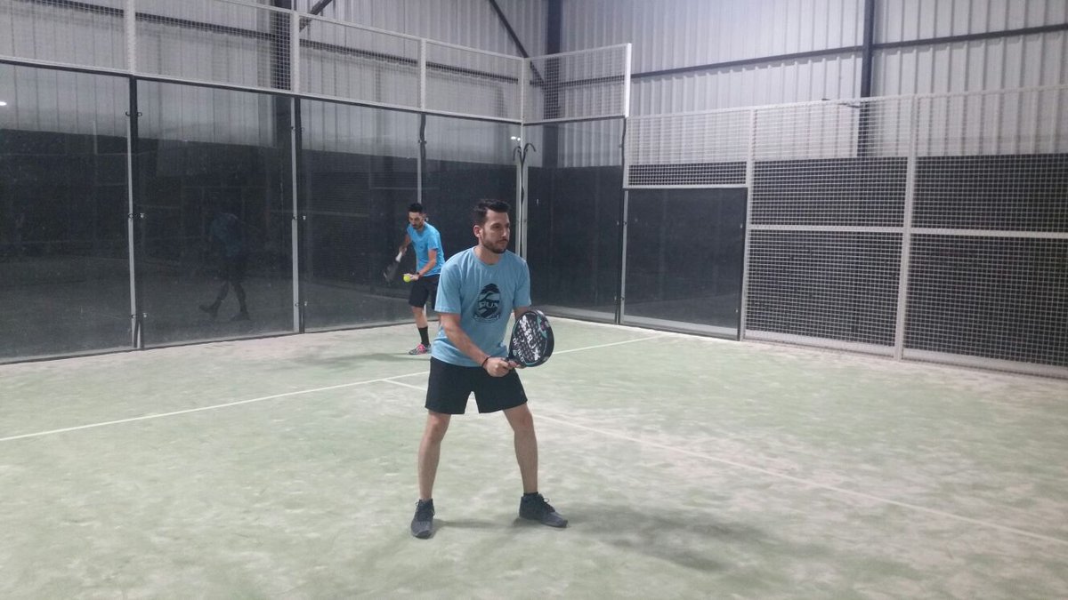 FeelCenterPadel's tweet photo. Gran viernes de #pádel el que tuvimos ayer en Feel en una nueva jornada del #Torneo ABS 2000 / V Torneo José María Nievas / III Torneo Cetel https://t.co/ghh1Ve74Vv