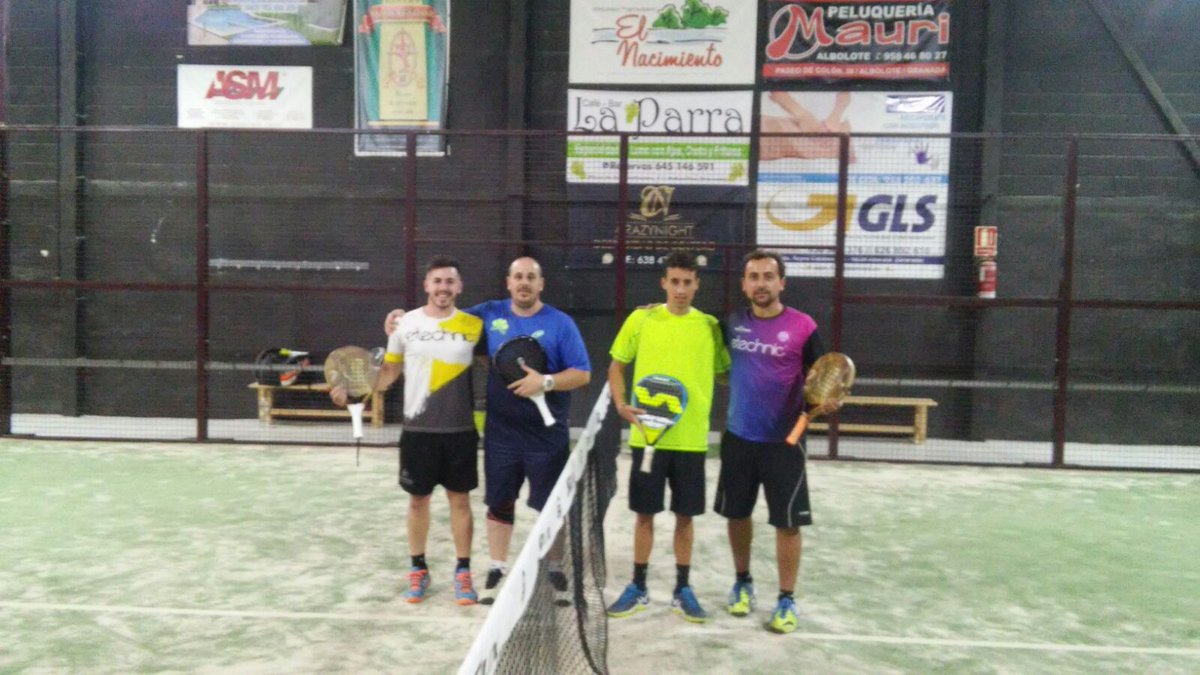 FeelCenterPadel's tweet photo. Grandes encuentros en el #Torneo de #Pádel ABS 2000 / V Torneo José María Nievas / III Torneo Cetel. Y seguimos con más competición... https://t.co/GYx6dVqBp9