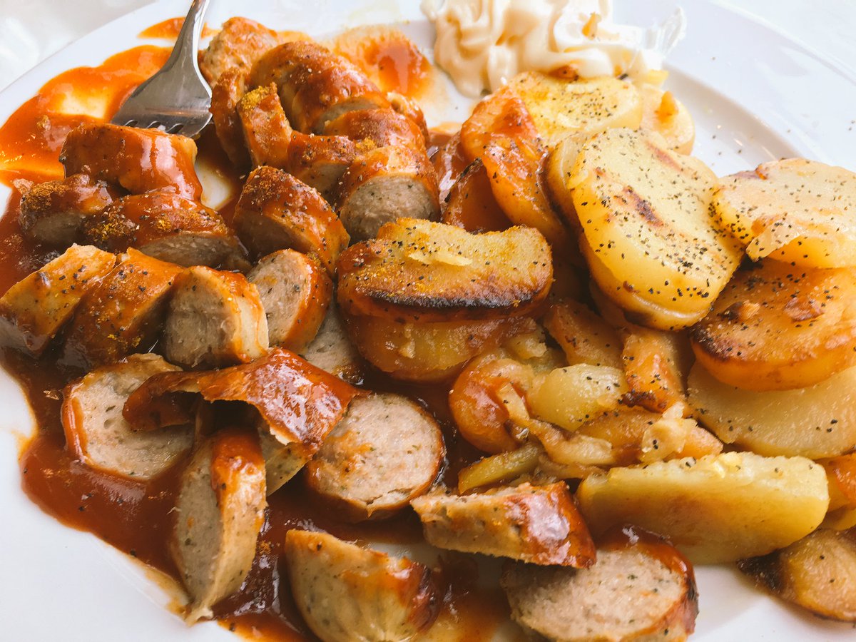 Nom, nom, nom. #Germany #bratwurst