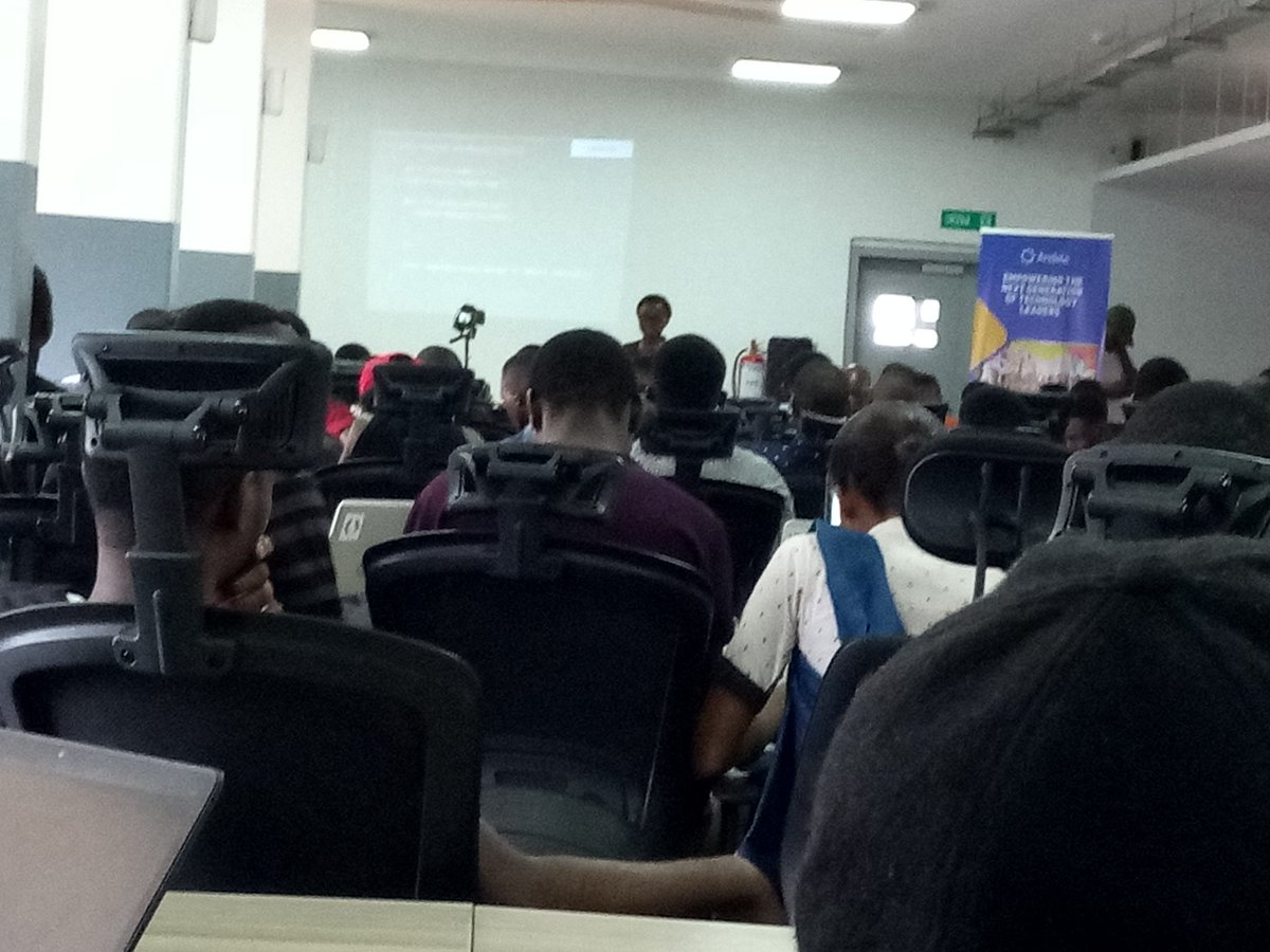 _NezSpencer's tweet image. mailables talk at #LaravelNigeria
