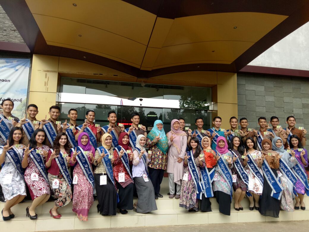 Arpus_Depok's tweet photo. 29/07/2017
Kunjungan finalis @abgmpokdepok 2017 ke Perpustakaan
cc : @pemkotdepok @dispora_depok  @IdrisAShomad @sitichaerijah @imeh95 https://t.co/cOflmzfun1