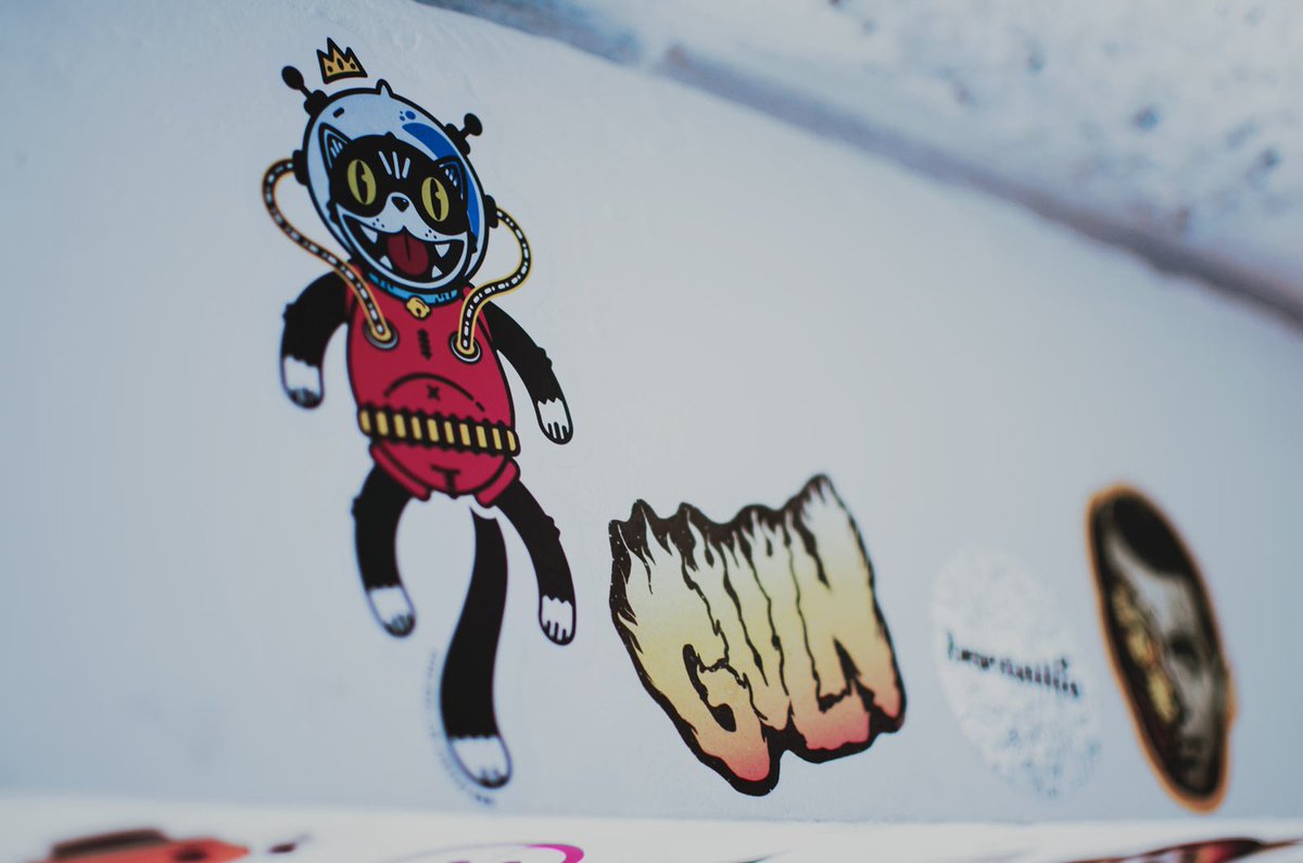 cbacho's tweet photo. "@bacanika: ¿Qué es el sticker art y cómo funciona en Bogotá? Aquí se lo contamos: https://t.co/4fdcWKuopN https://t.co/tK15VciDnJ"