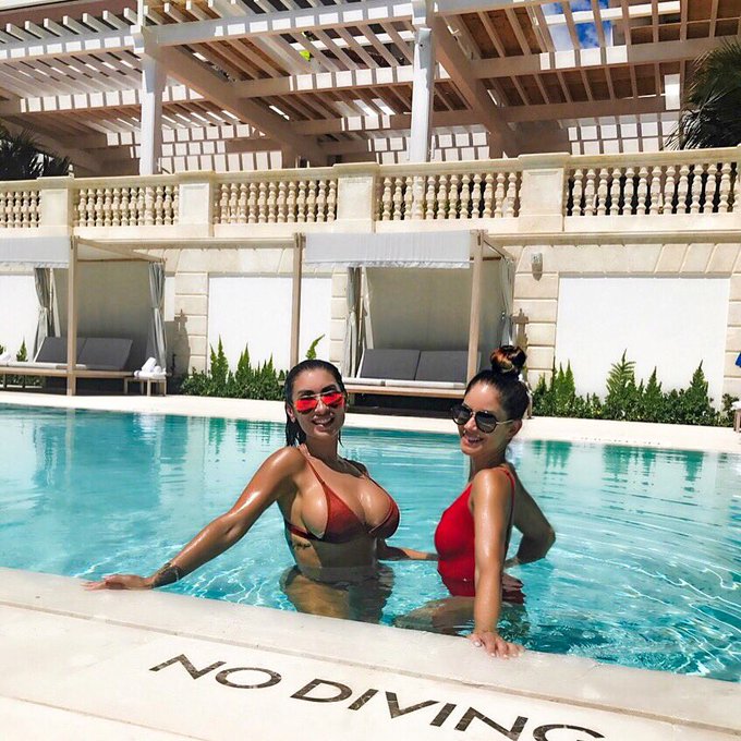The calm before the storm 🤣😜❤️ #birthday weekend 🎂🎂🎂🦁 https://t.co/GB5feBL38M<a href="/tag/birthday"class="tags">#birthday</a>