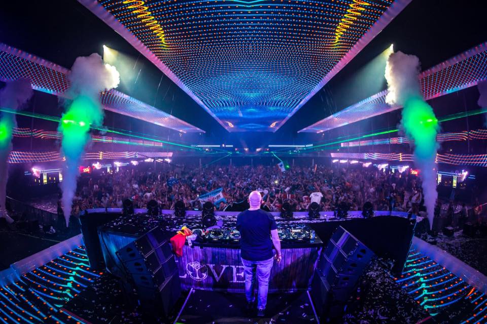 T4SMGroup's tweet photo. @alyandfila had a blast last night at #Tomorrowland ❤️ https://t.co/daJeH5PV7Z