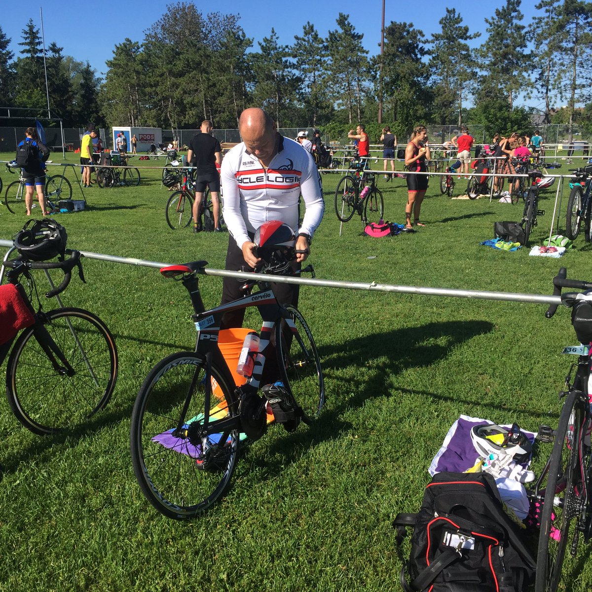 HumanPowerCoach's tweet photo. HPP athlete @diabloden67 is on the scene! Ready to tackle the @somersault_ca #NatCap2017 Super Sprint! https://t.co/Euav63s0Om