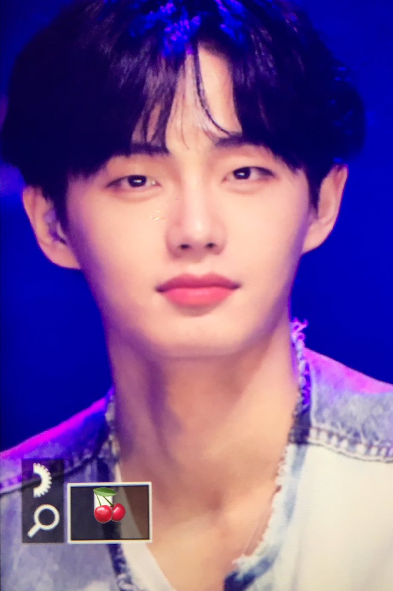 DF582X1VoAAS-sP?format=jpg