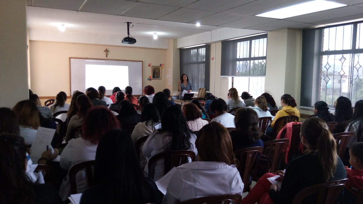 Junkabal's tweet photo. Hoy en taller de identidad de marca #emprender #Emprendimiento #mujerempoderada #junkacentro https://t.co/XlyZnBKyQW