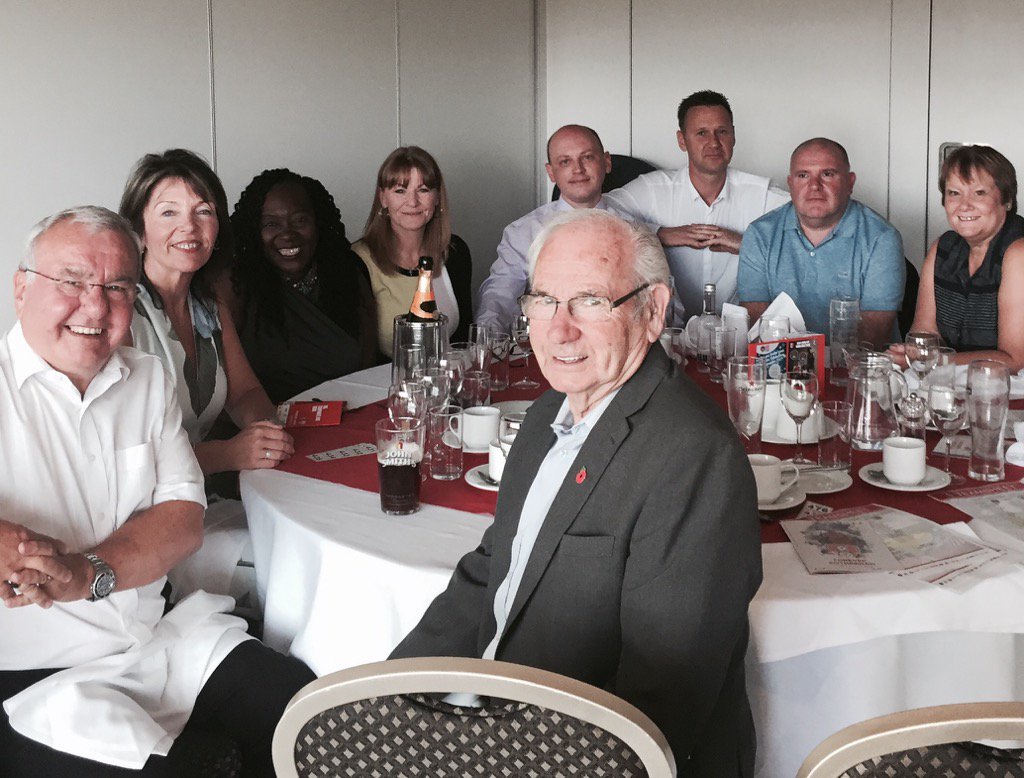 karentemplenpsb's tweet photo. @NPSBarnsley @npsgroupuk @mearsgroup @melvynlunn Rotherham vs Barnsley friendly today, we're rooting for The Reds! https://t.co/wZNbqeEfuc