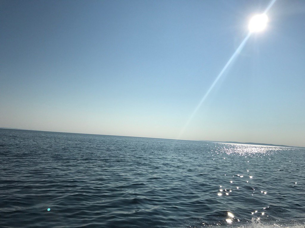 IsleRoyaleFFA's tweet photo. @LakeSuperior you're so smooth and sparkling today https://t.co/dRFOVmNuHv
