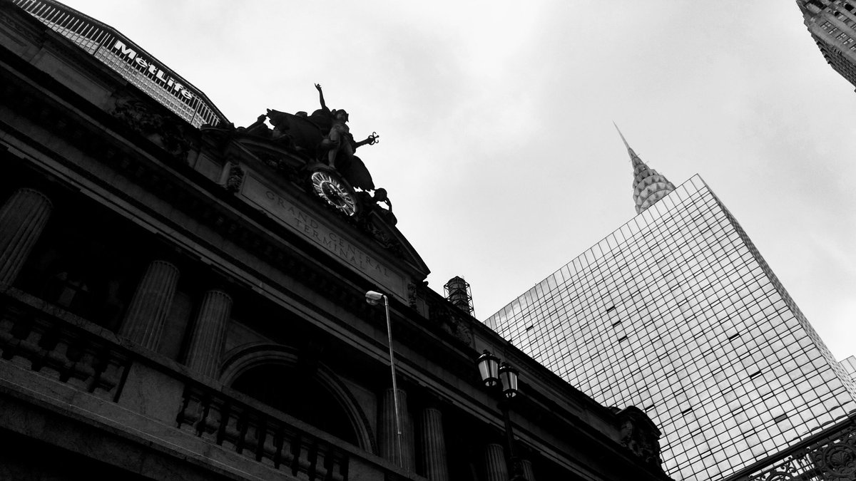BobbyDohil's tweet photo. Opposite our @servicenow offices in NYC. Never really appreciate the beauty that's above us #TakeFive @LifeAtNow #NYC @GrandCentralNYC https://t.co/i7QTVNEbrl