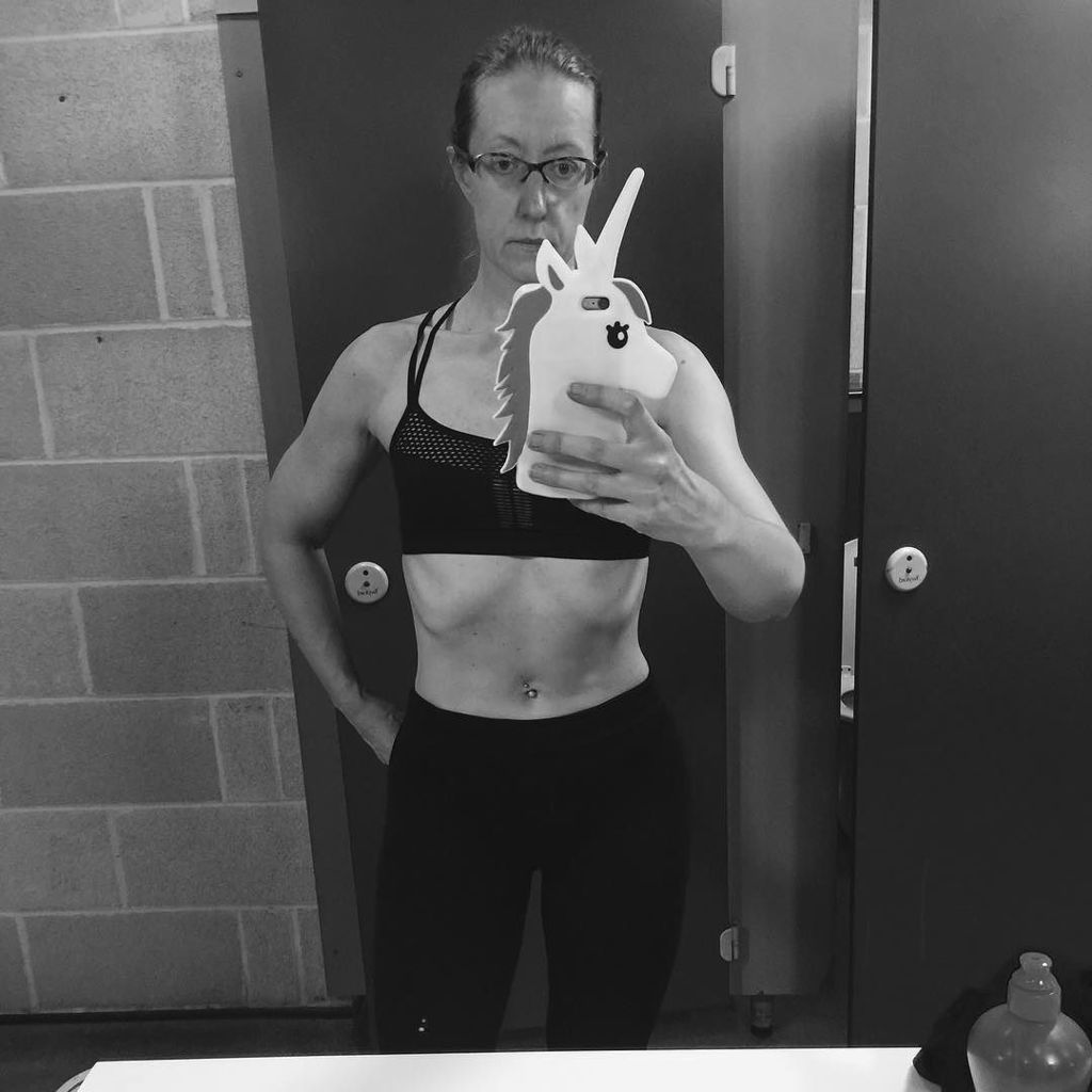 all4sakeofcake's tweet photo. 🏋🏼‍♀️ Squats and 💪🏻 today .. building up my squat  #bitchweight so frustrating tho as for me the only thing holding me back is my head and … https://t.co/wEHyA63uKB