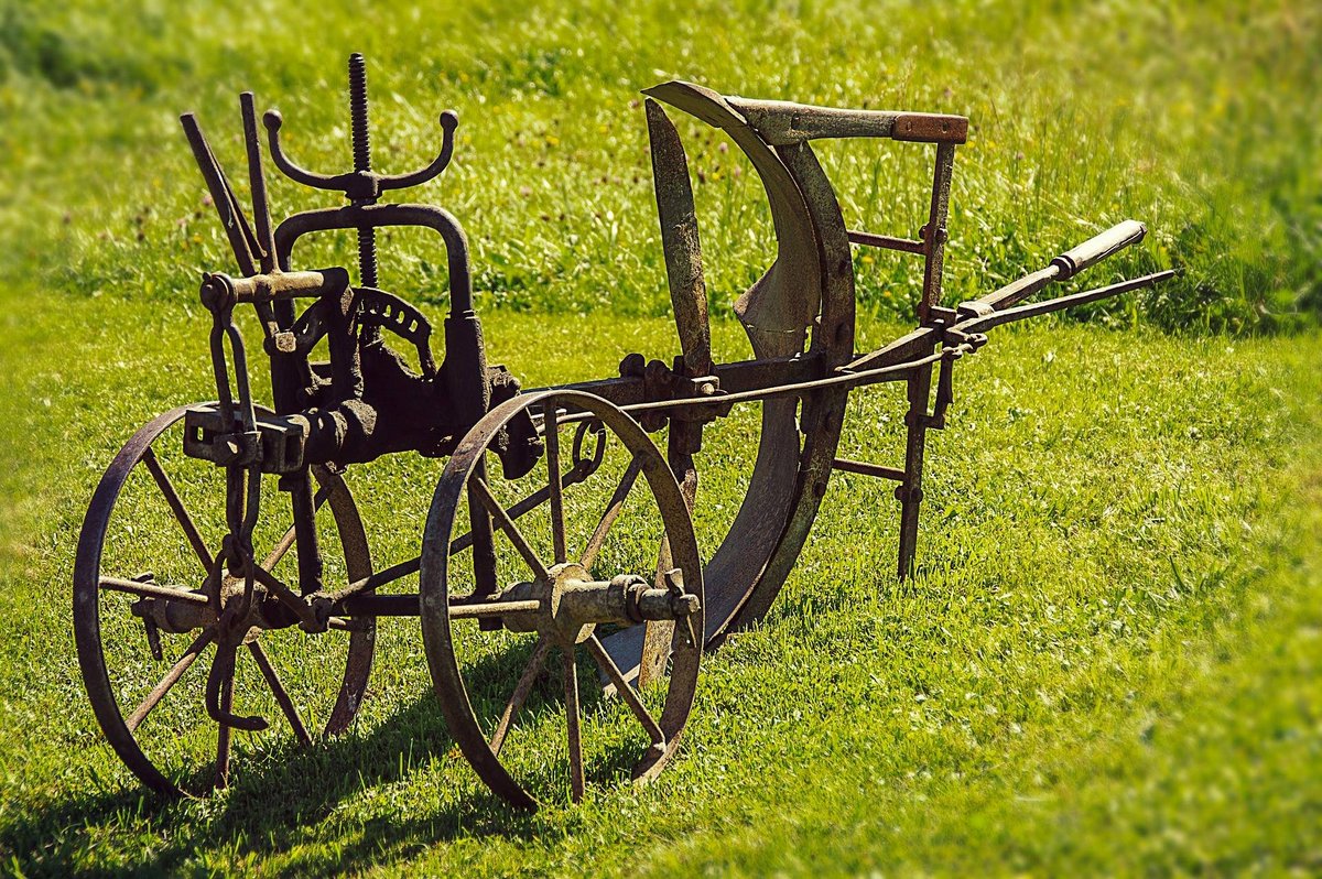 OtSully's tweet photo. [#Agriculture 🚜] Les Vieux Socs !Exposition de tracteurs et matériel agricole ancien... Dim. 30 juillet 9h à 18h,St-Benoît-sur-Loire Gratuit https://t.co/qGm2T9KJ3c