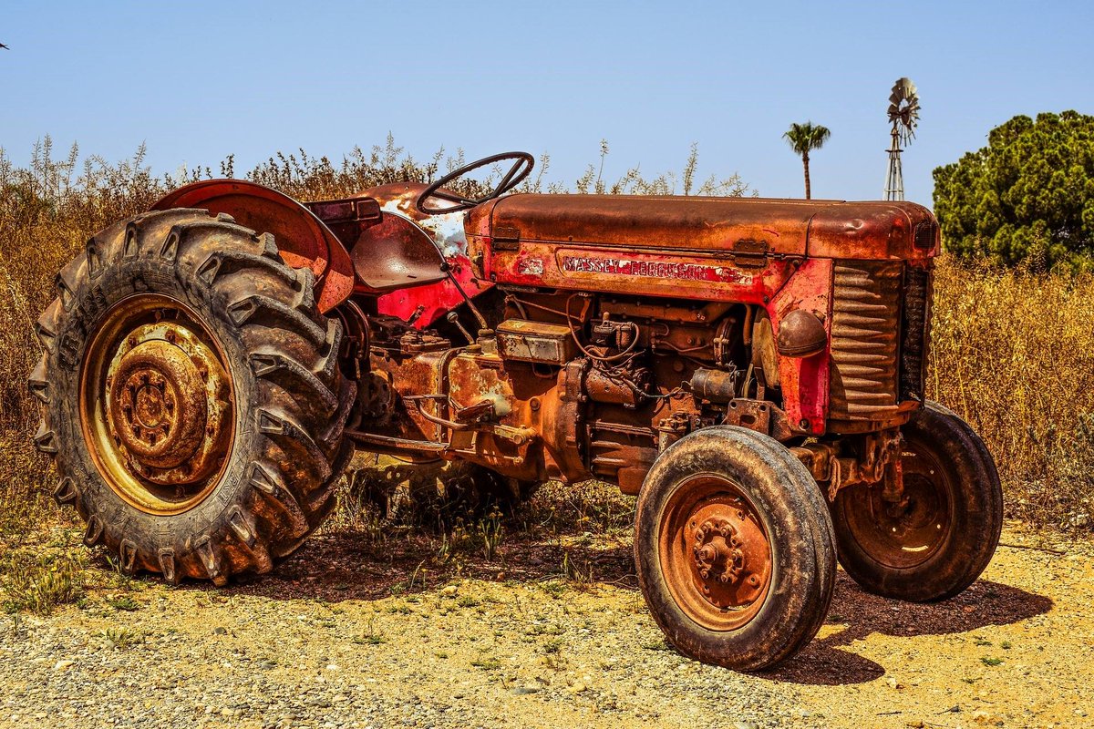 OtSully's tweet photo. [#Agriculture 🚜] Les Vieux Socs !Exposition de tracteurs et matériel agricole ancien... Dim. 30 juillet 9h à 18h,St-Benoît-sur-Loire Gratuit https://t.co/qGm2T9KJ3c