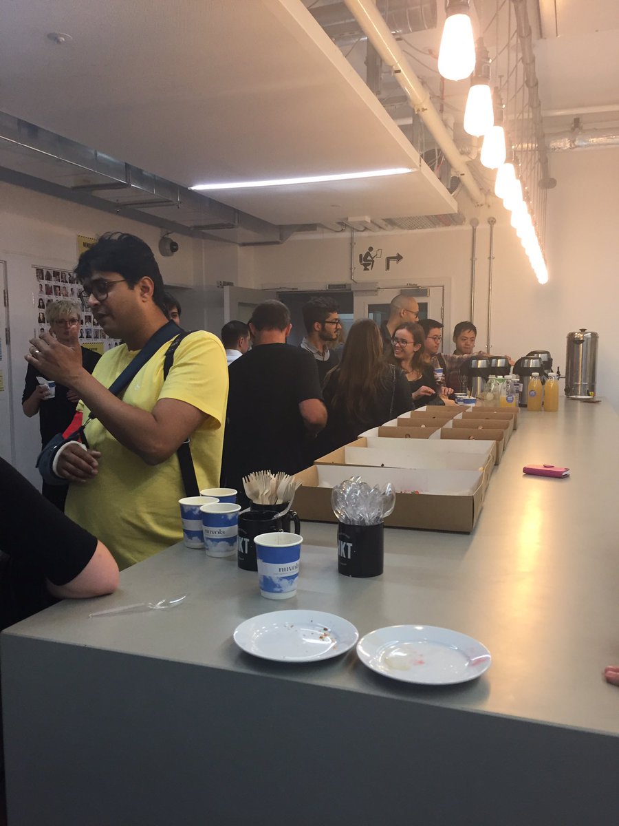 Clappy_'s tweet photo. Startups and mentors are getting their energy boost for the long day ahead #GoogleLaunchpadBuild @huckletree https://t.co/RrqM7jUhQh