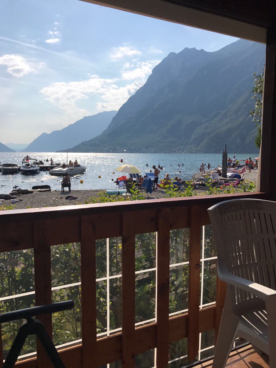 martine_lecock's tweet photo. Goodmorning Porlezza! #Italië uitzicht vanaf onze veranda, wat een #superplek https://t.co/jmx7G4sTfL https://t.co/rr6lipw3hb