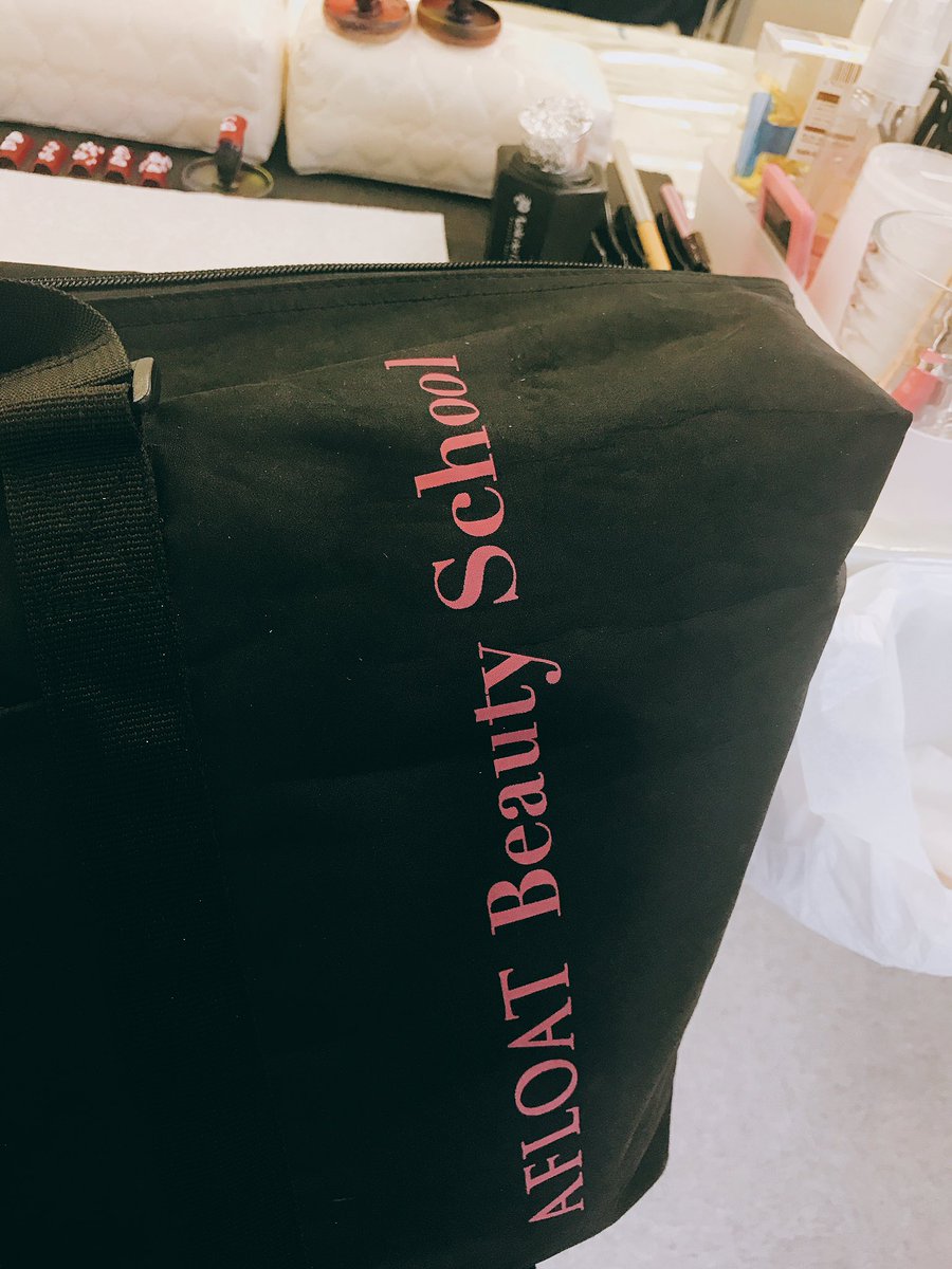 tmm7_ko's tweet photo. やっぱり最後の授業
高橋先生にしてよかった😊
2年間お疲れ様🙌まだ通うけど( ˘ω˘ ) https://t.co/tXHI9Tafsn