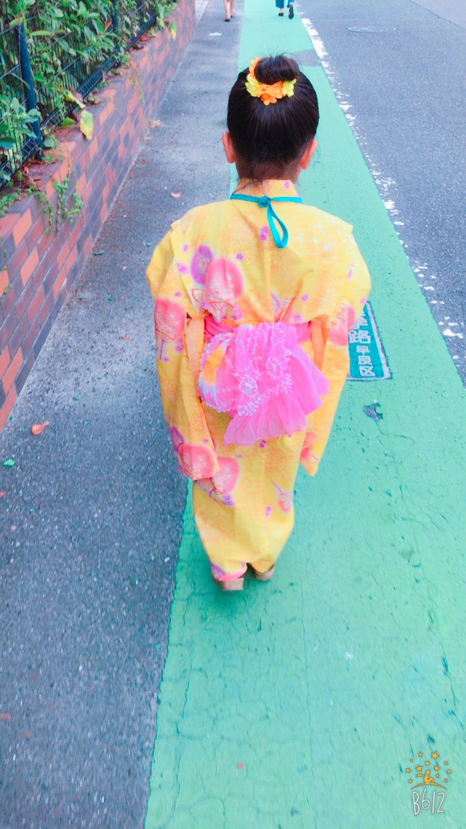 kami070_1stb's tweet photo. うちの可愛い妹(小1)
私ご飯買って帰るわ https://t.co/JQWiYVvFPK