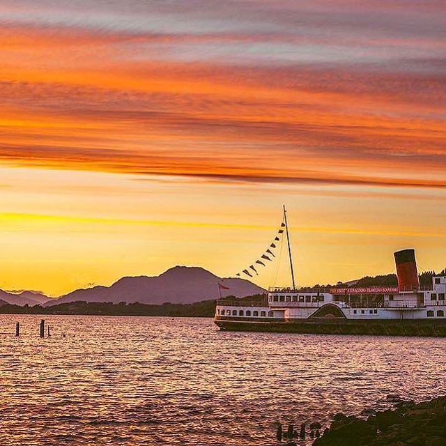 We ❤ this sunset picture over Loch Lomond 👌 📷 IG/gormankieran <a href="/lomondtrossachs/">Loch Lomond & The Trossachs</a>  #lovelochlomond #scotspirit