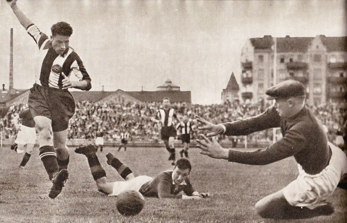 OldFootball11's tweet photo. #MarkoValok during #IFKGöteborg
v #FKPartizan
#Valok #ifkgbg #Partizan https://t.co/7w9wBPGLu0
