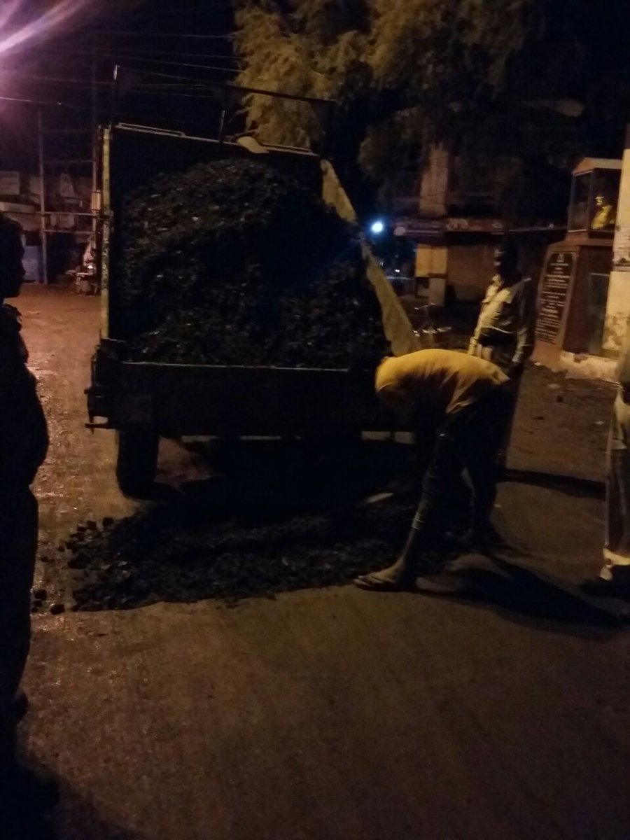 surendranagarmc's tweet photo. road resurface work at word 6 in night by snr.np good work dagalibhai @CollectorSRN @sdmwadhwan @VarshabenDoshi https://t.co/OM47QsJwGW