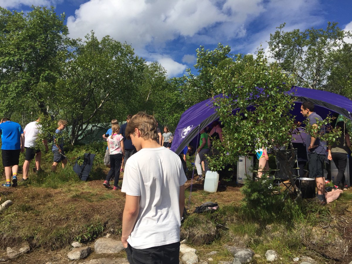 TaxalScouts's tweet photo. Clearing up camp today, and preparing to cook evening meal 'the Viking way'. 👍 https://t.co/8Y8AL3a3MT