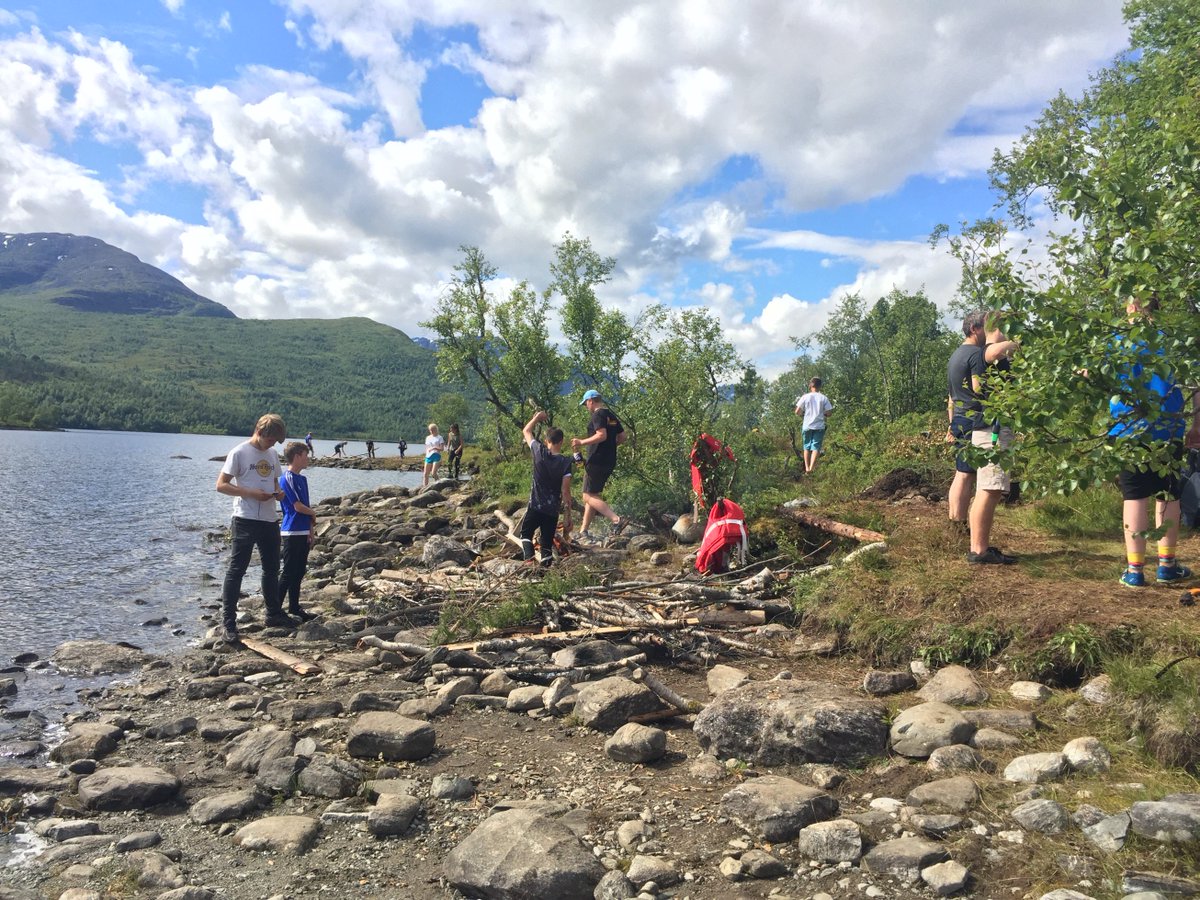 TaxalScouts's tweet photo. Clearing up camp today, and preparing to cook evening meal 'the Viking way'. 👍 https://t.co/8Y8AL3a3MT